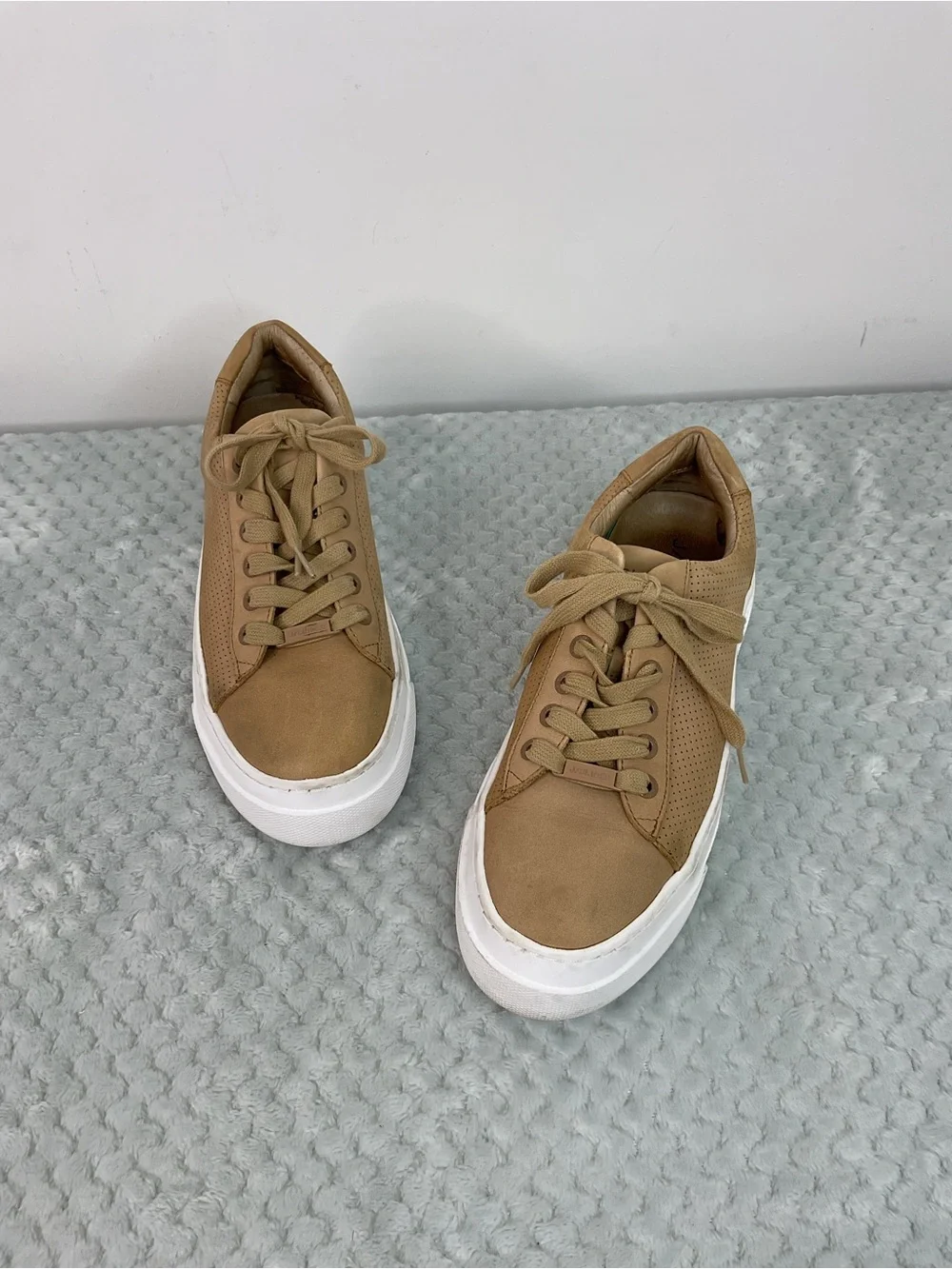 J/Slides Tan Platform Lace-Up Sneakers Size 7
